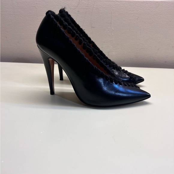 Pura Lopez Black Heels with Scalloped Edge and Pointed Toe - Picture 11 of 11